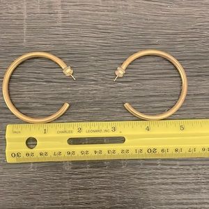 Melania Clara large gold hoops